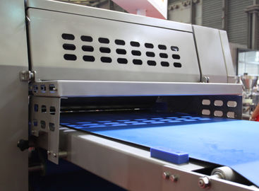 65 Kilowatt-Teig-Rollen-Maschine, hoher automatischer Teig Sheeter mit Strahlenen-Oberfläche fournisseur