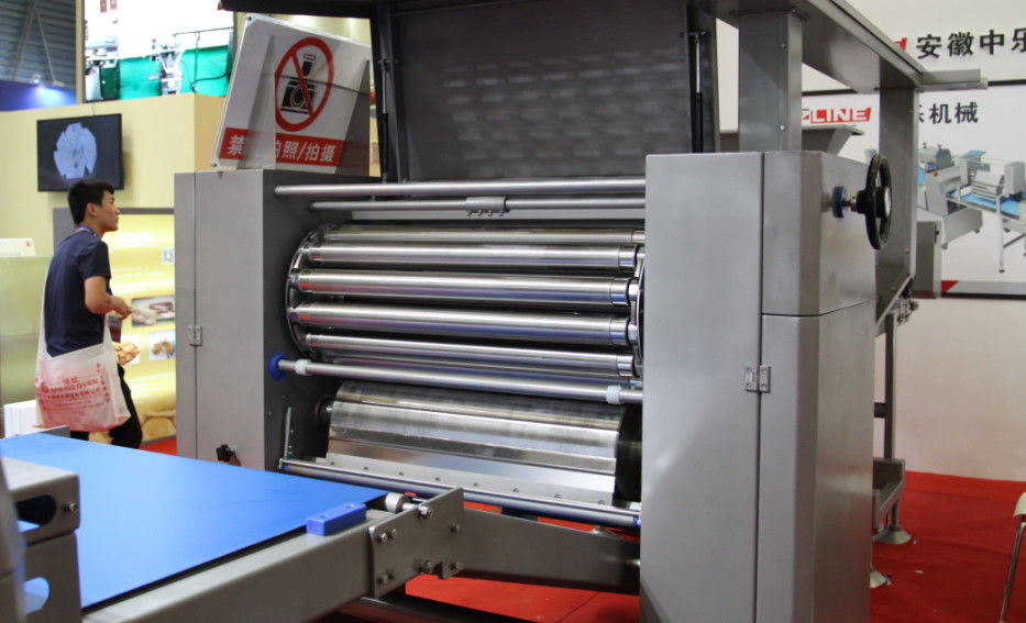 Plc steuern Gebäck-Teig-Rollen-Maschine mit 750-Millimeter-Arbeitsbreite fournisseur