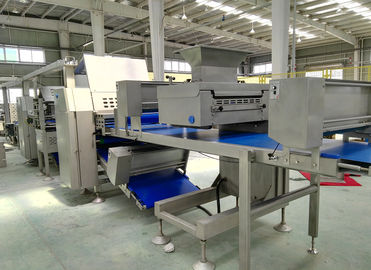 China Kundengebundene Gurt-Breiten-Teig-Laminiermaschinen-Maschine, Gebäck-Laminierungs-Maschine Z Form gesetzte usine