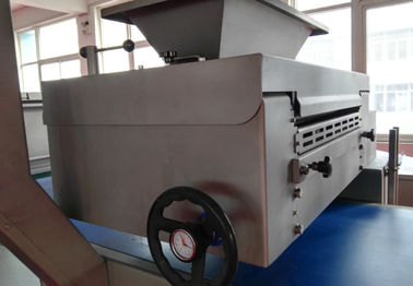 China Industrielle Hörnchen-Laminierungs-Maschine für verschiedene Form-Hörnchen-Produktion usine